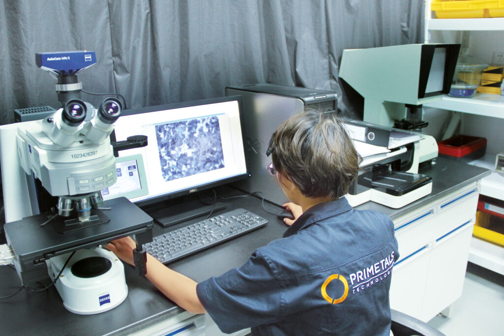 普锐特冶金技术上海制造厂 实验室的显微分析和微观硬 度测试